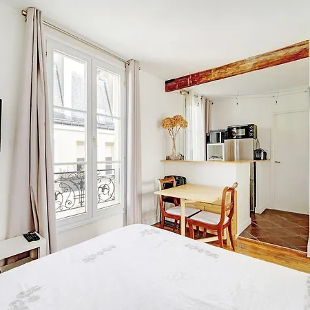 Tour Eiffel - Rue Cler Paryż