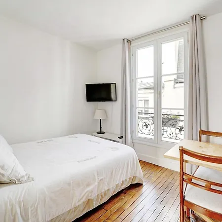 Tour Eiffel - Rue Cler Apartment